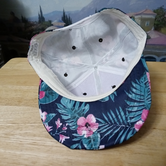 🧢⛵PEACE.LOVE.$$$ CAP⚾⚽🏈🏀🎮 - Picture 2 of 16